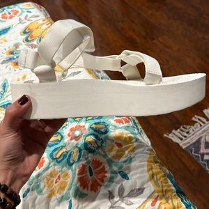 Teva white platforms